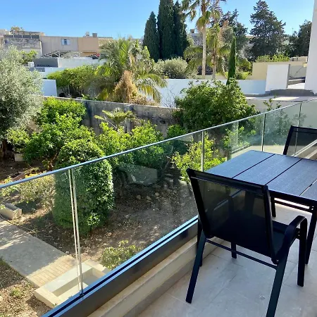 Garden View Apartment Daire Mosta